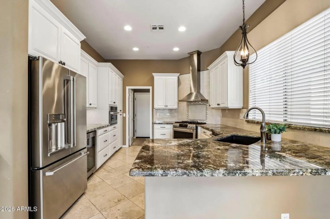 Real Estate Picture 12