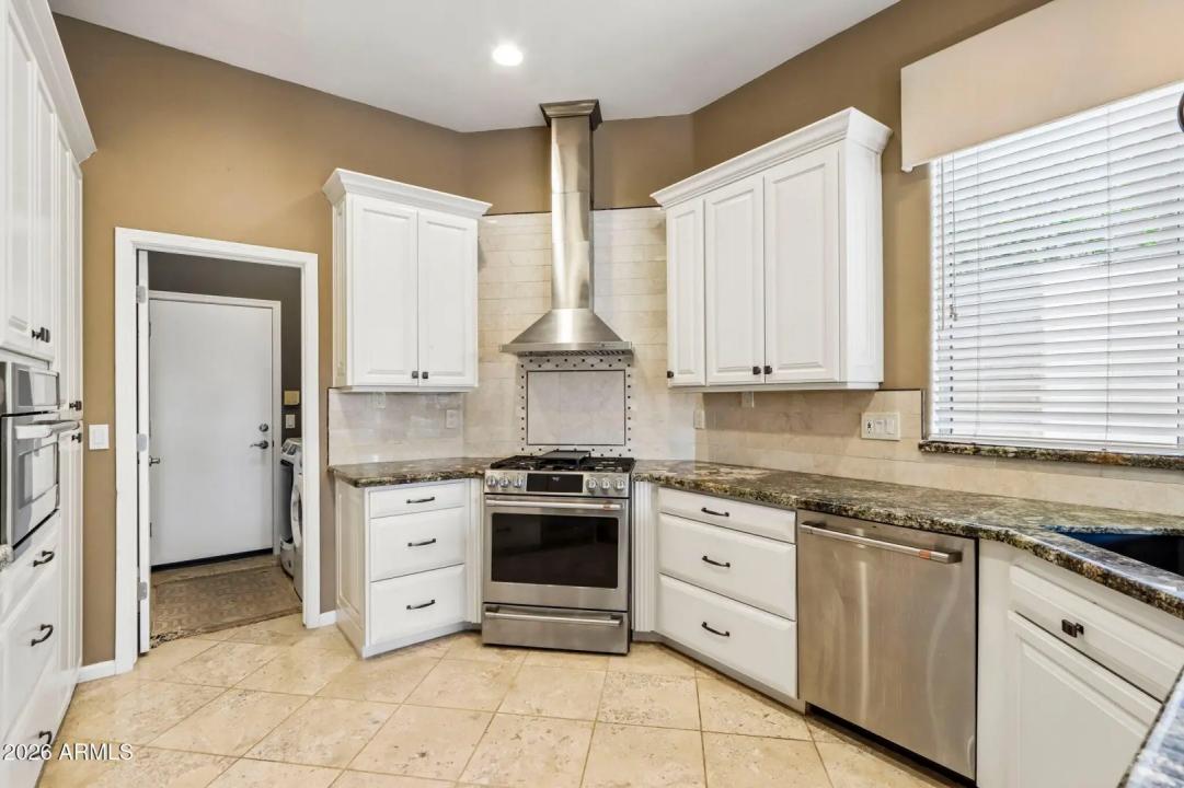 Real Estate Picture 13