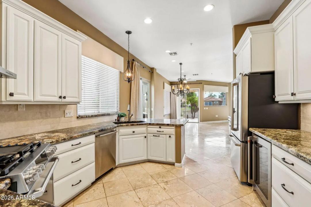 Real Estate Picture 14