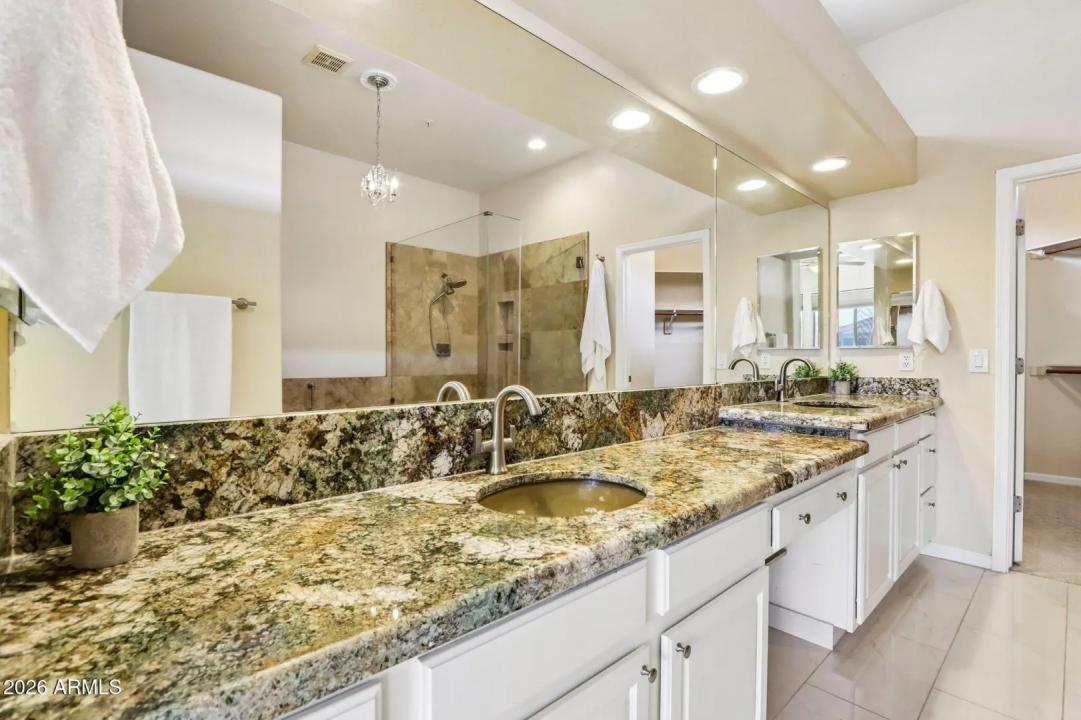 Real Estate Picture 23