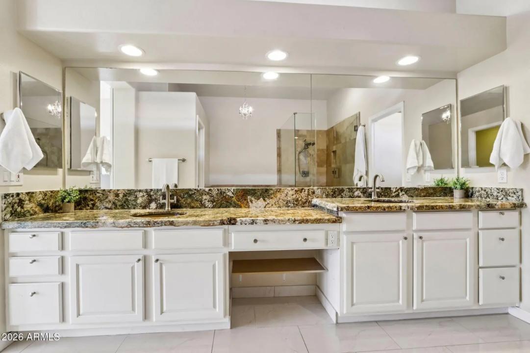 Real Estate Picture 24