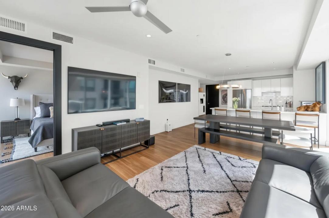 Real Estate Picture 5