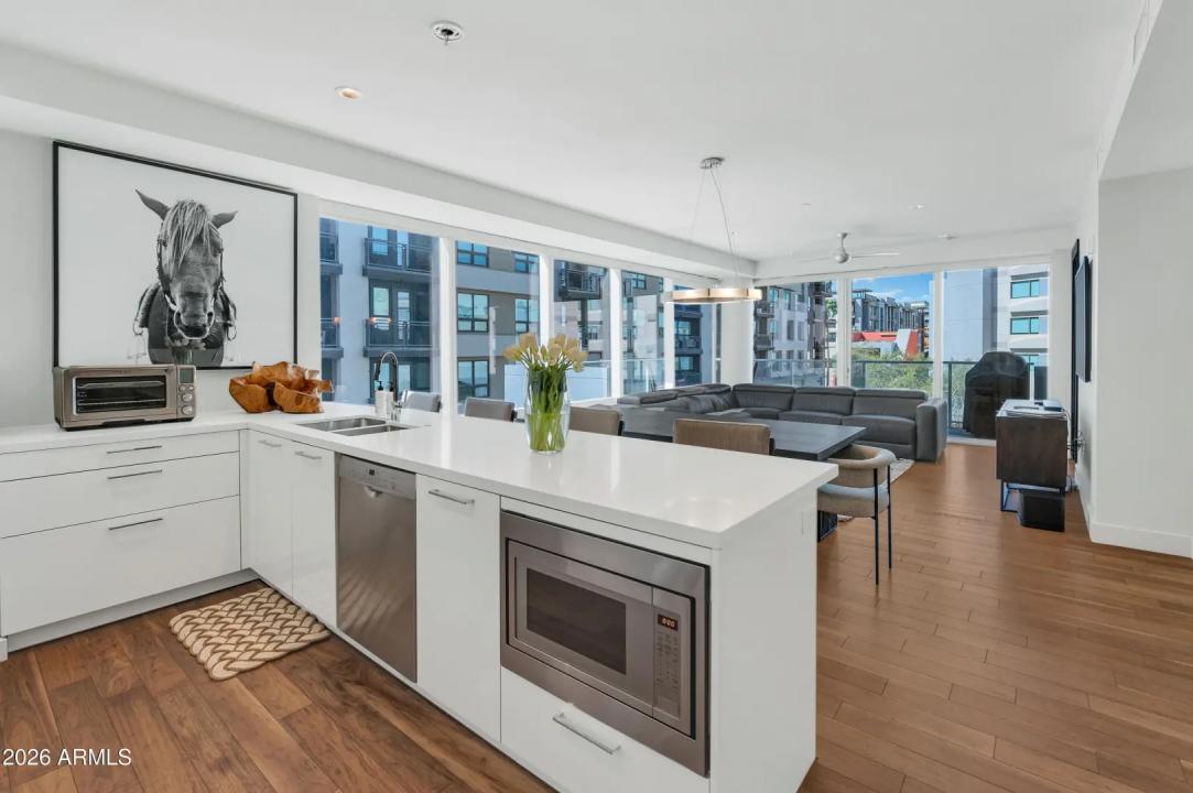 Real Estate Picture 7