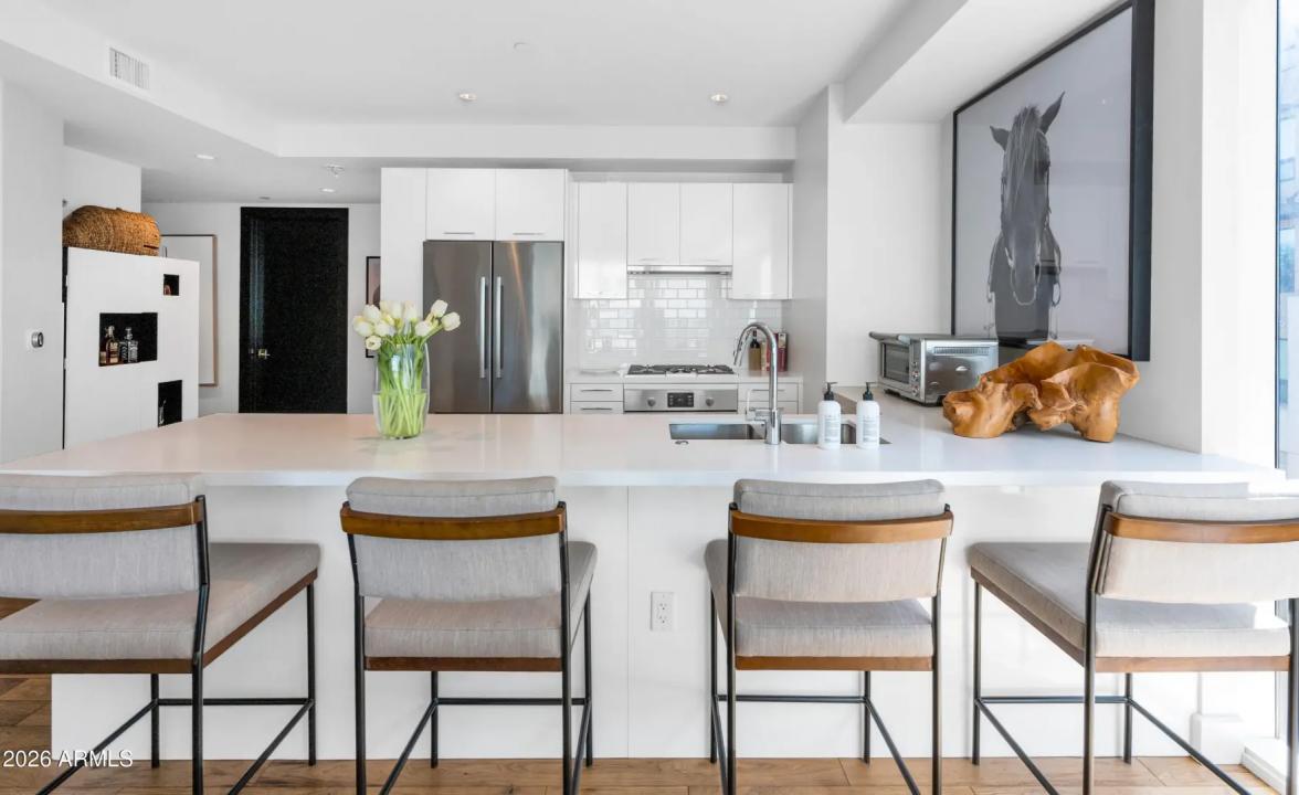 Real Estate Picture 8