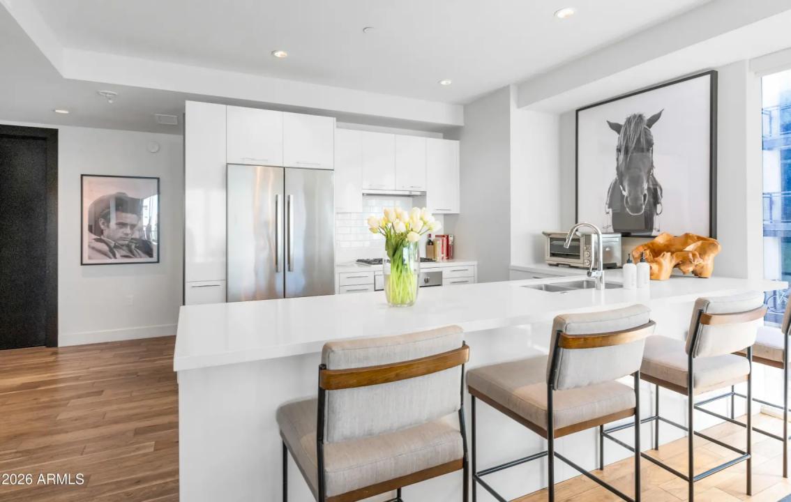 Real Estate Picture 10
