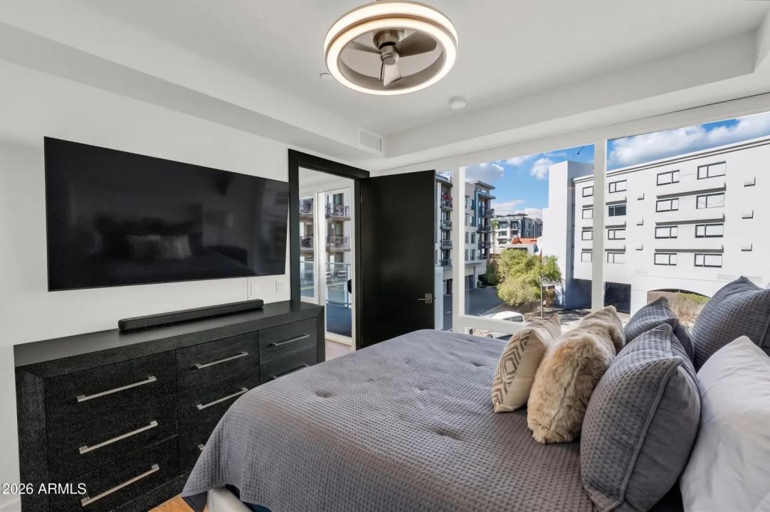 Real Estate Picture 14