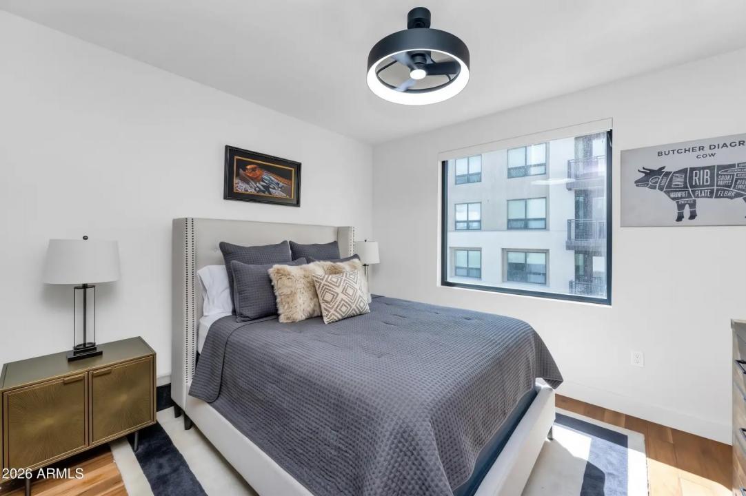 Real Estate Picture 17