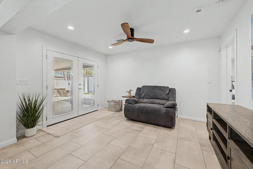 Real Estate Picture 6