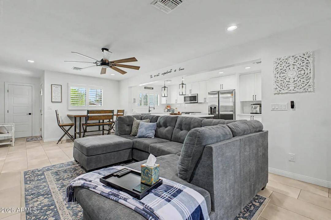 Real Estate Picture 7