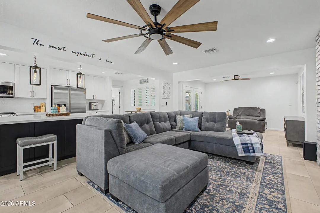 Real Estate Picture 8