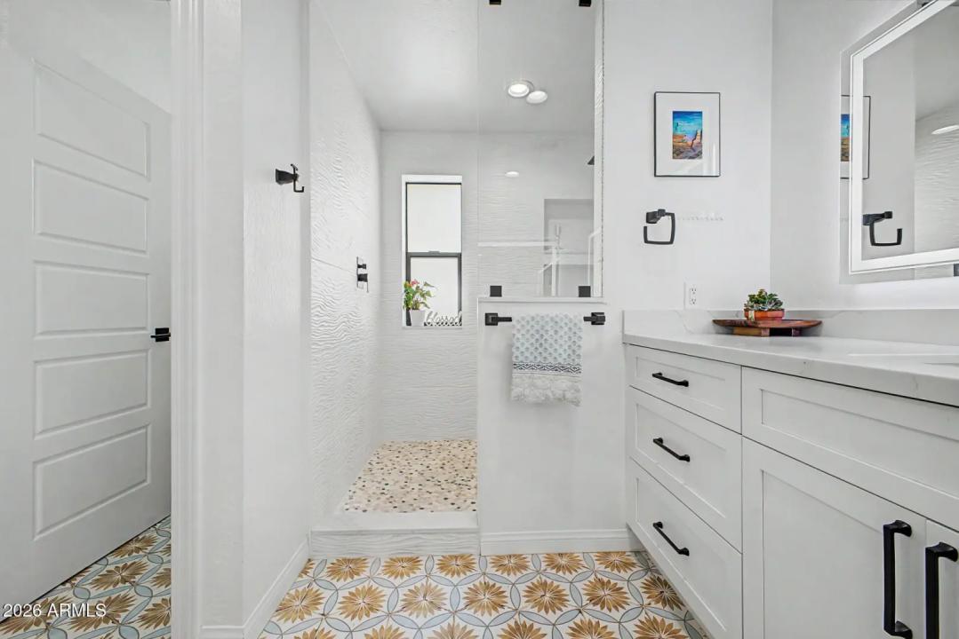 Real Estate Picture 19