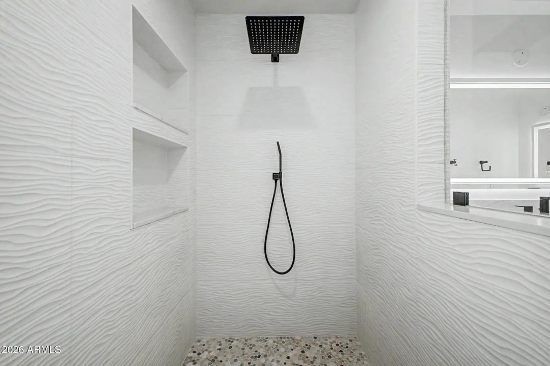 Real Estate Picture 20