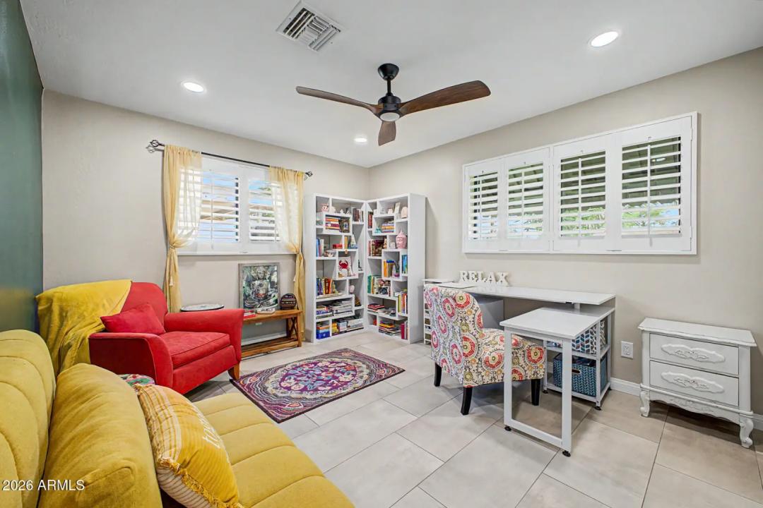 Real Estate Picture 22