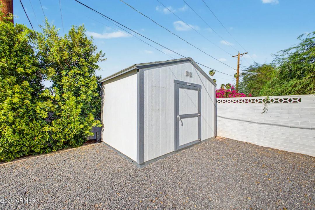 Real Estate Picture 32