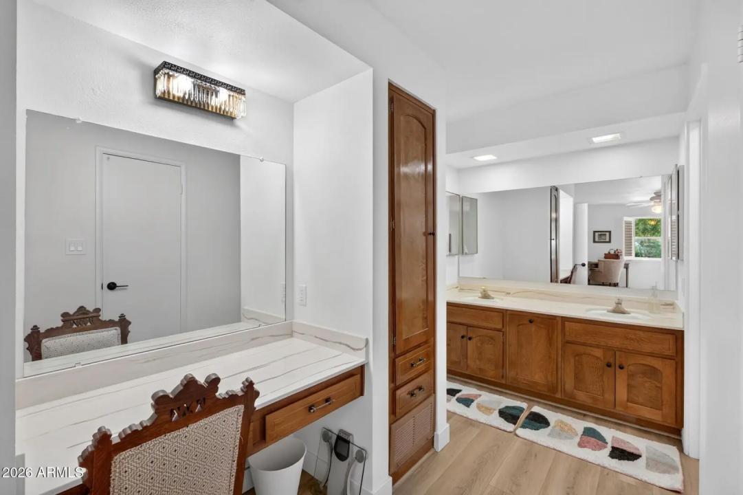 Real Estate Picture 3