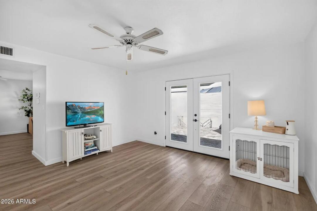 Real Estate Picture 8