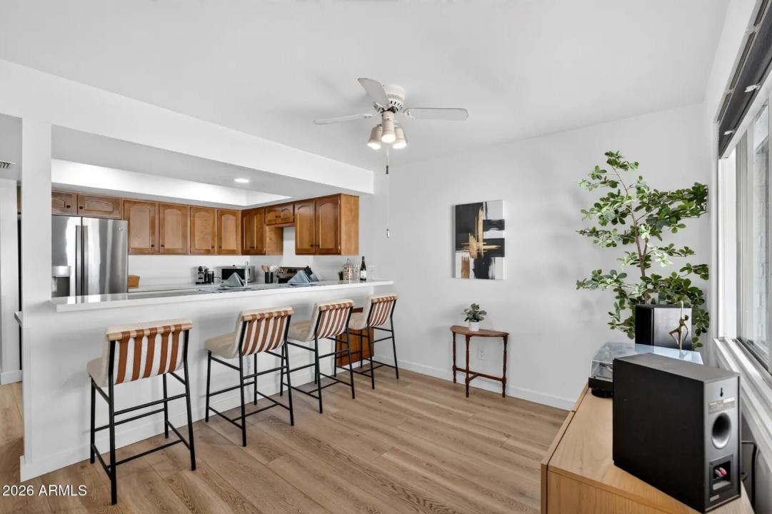 Real Estate Picture 11