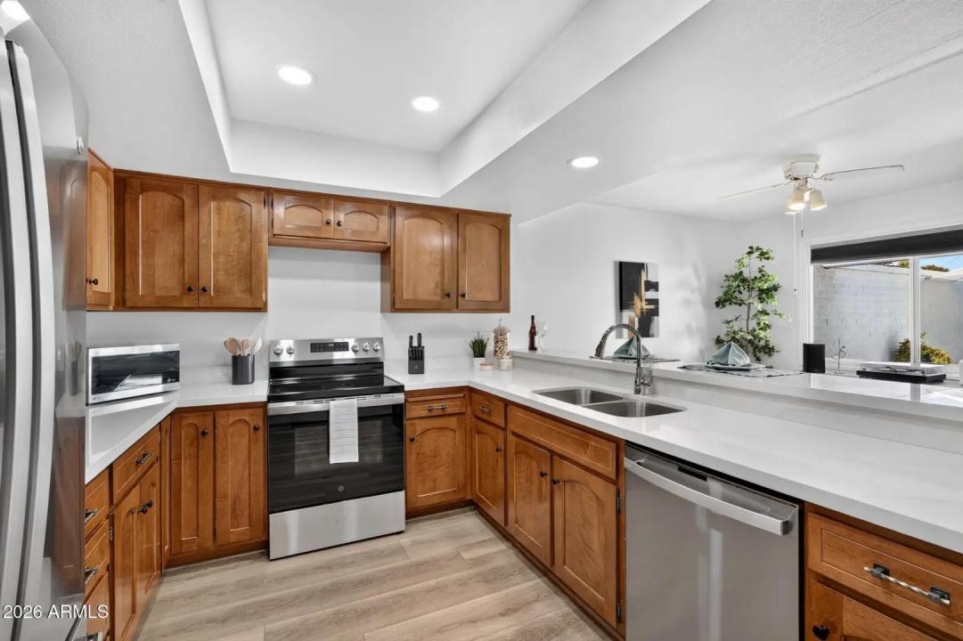 Real Estate Picture 12