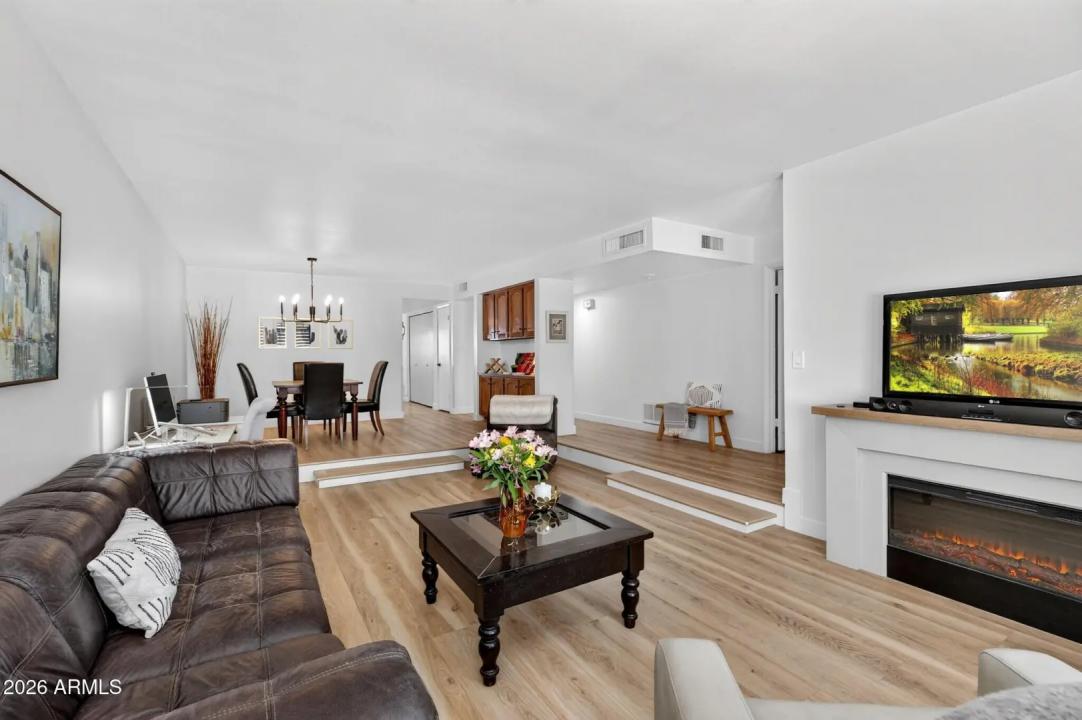 Real Estate Picture 16