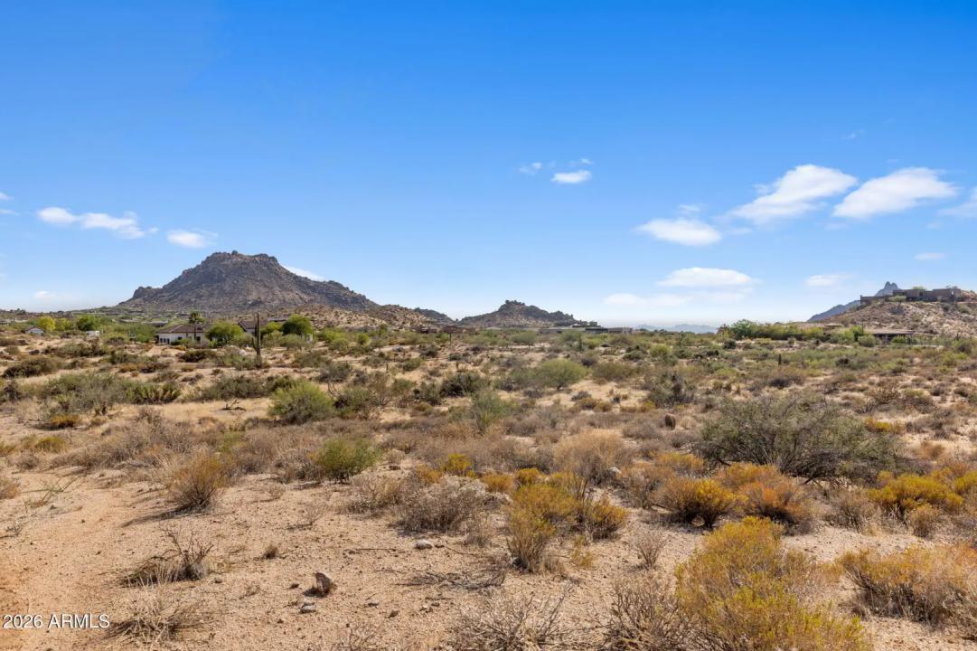 Real Estate Picture 5