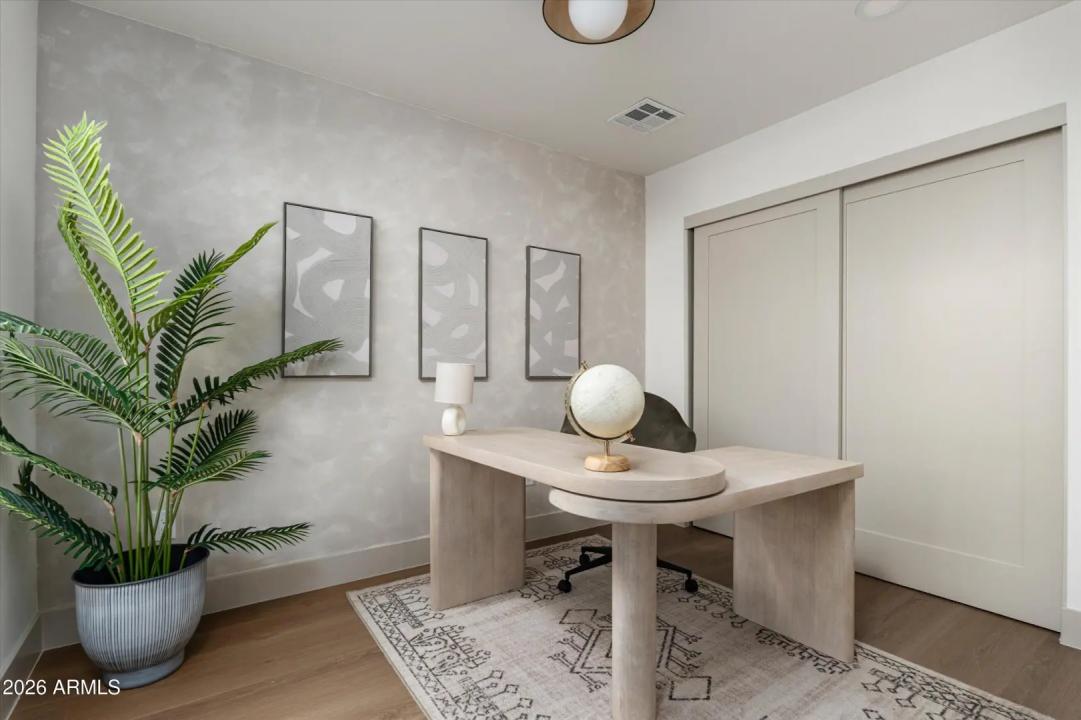 Real Estate Picture 16