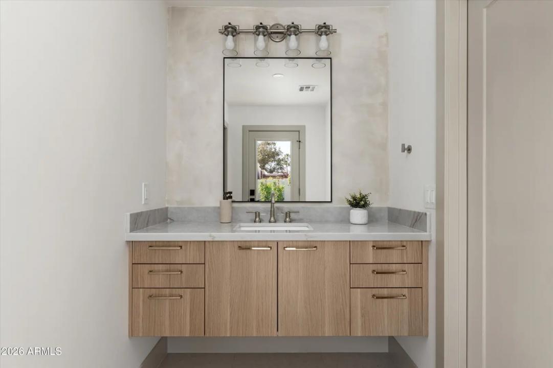 Real Estate Picture 20
