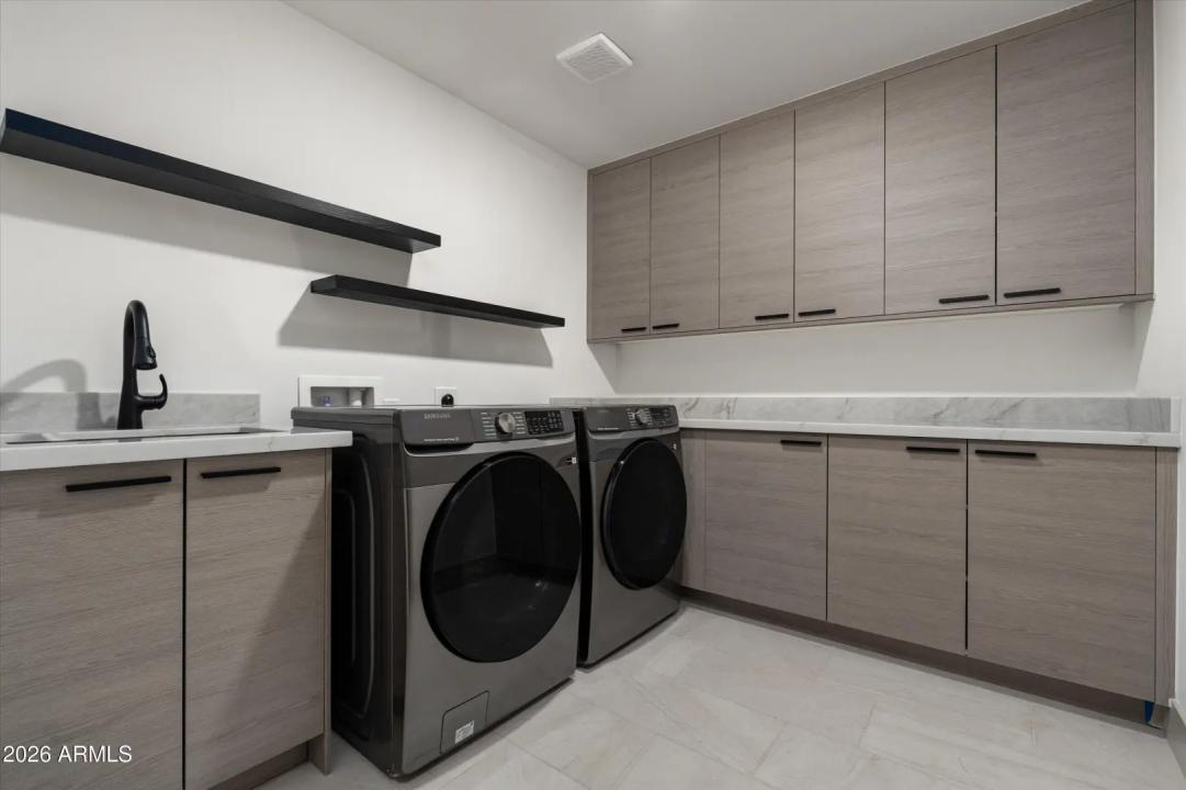 Real Estate Picture 22