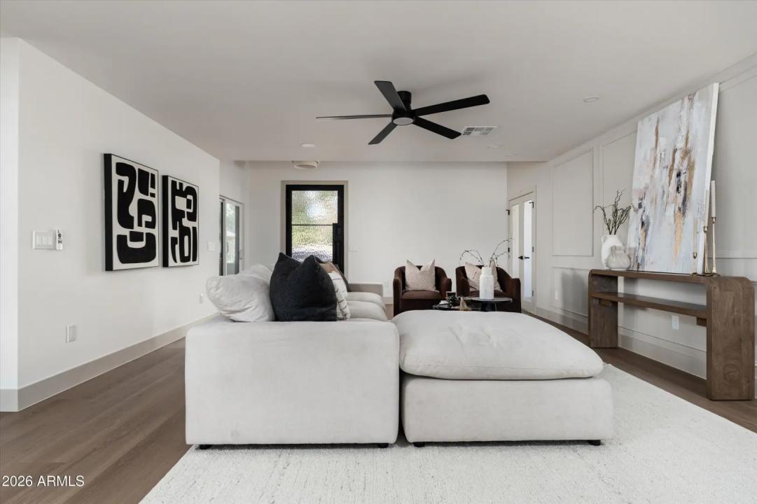 Real Estate Picture 6