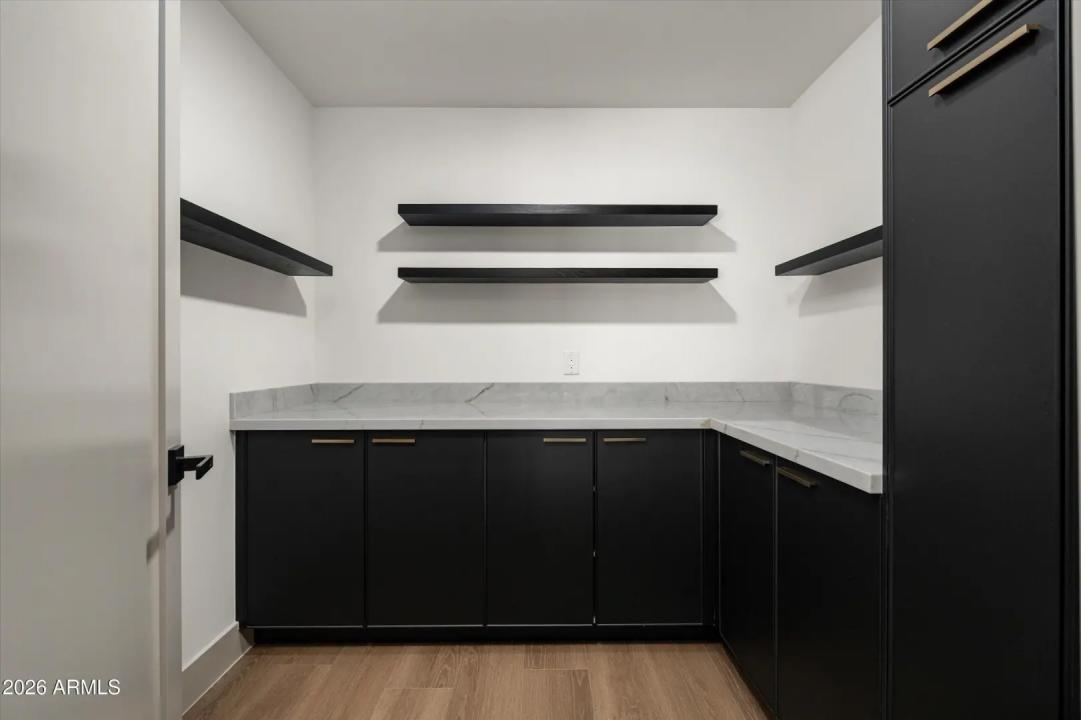 Real Estate Picture 10