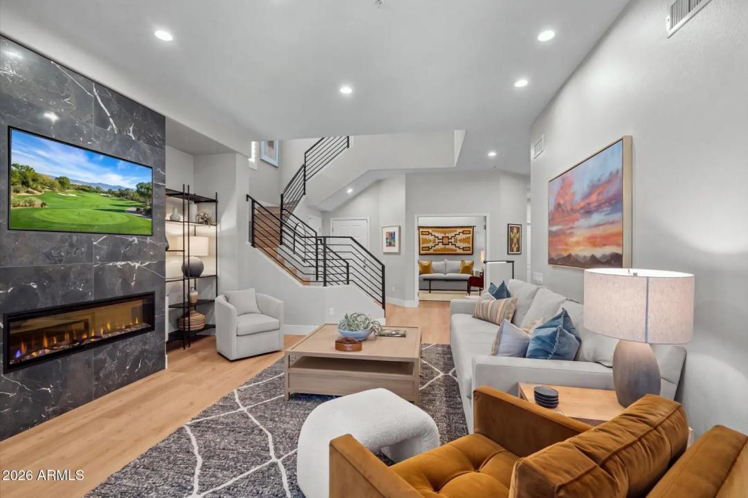 Real Estate Picture 3