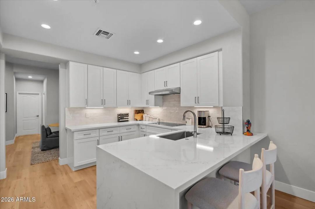 Real Estate Picture 8