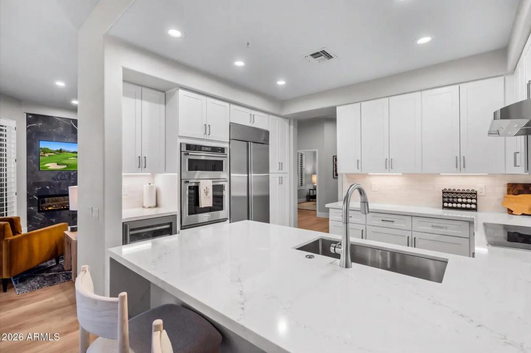 Real Estate Picture 9