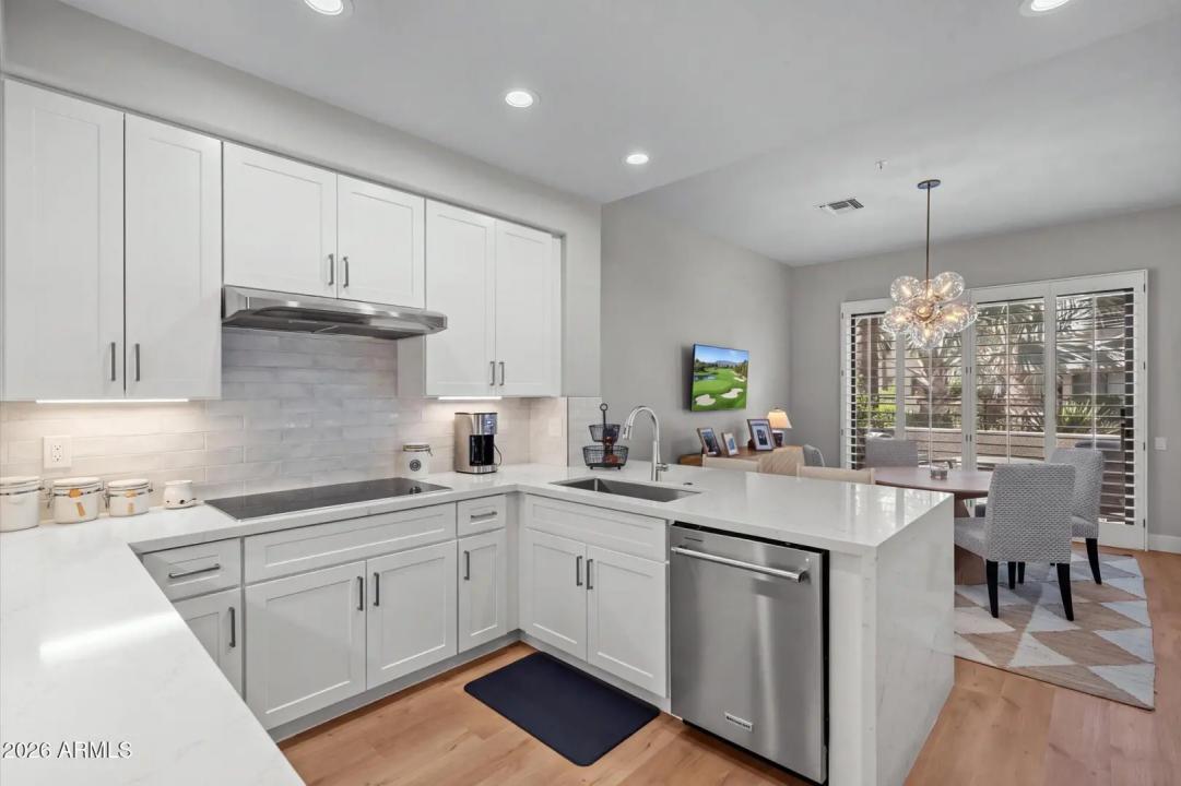 Real Estate Picture 11