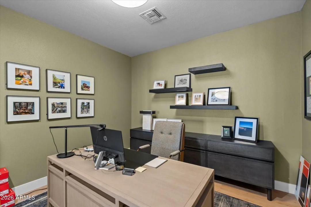 Real Estate Picture 14