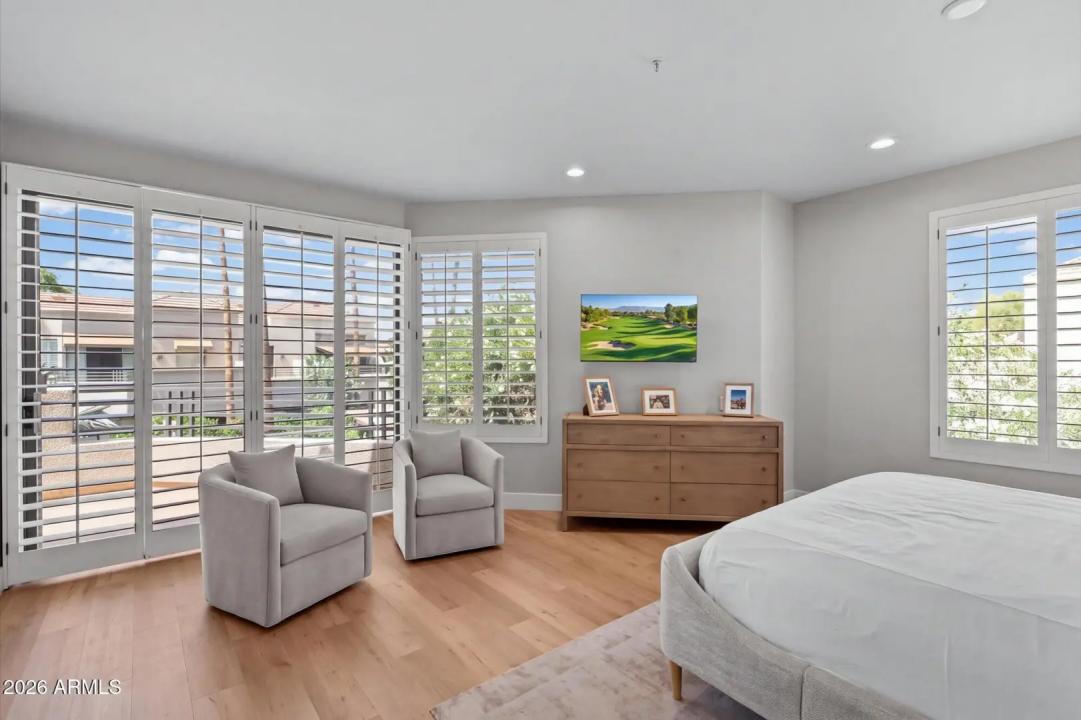 Real Estate Picture 16