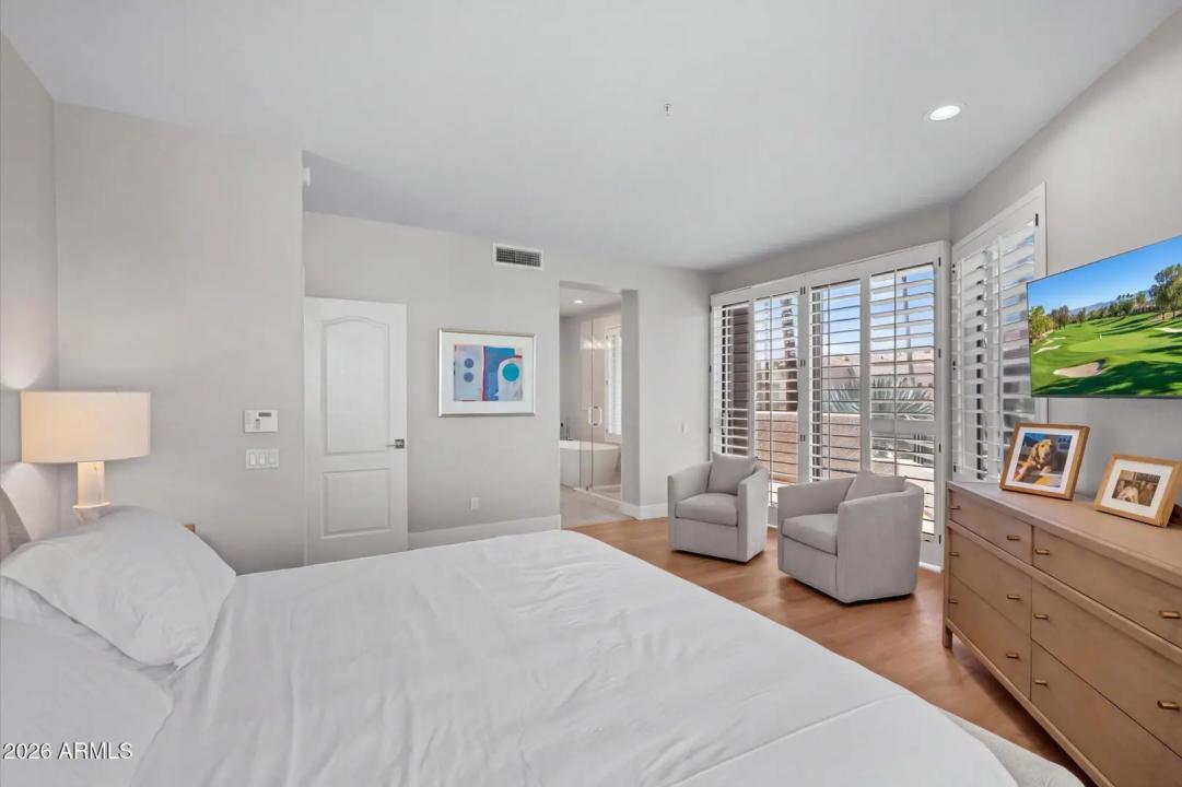 Real Estate Picture 17