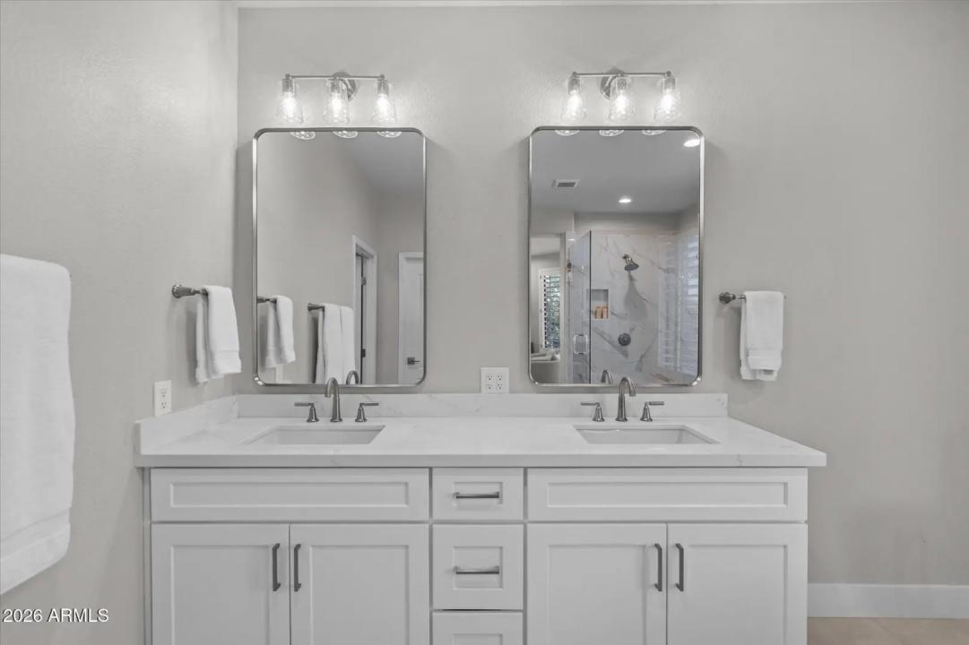 Real Estate Picture 23