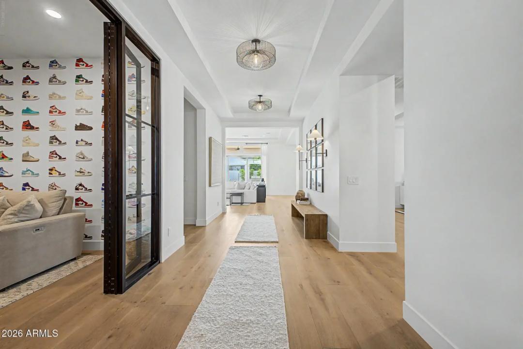 Real Estate Picture 6