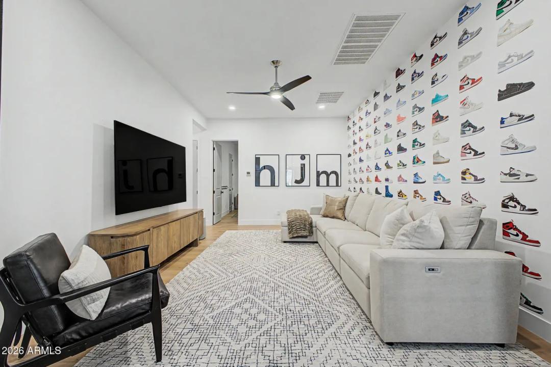 Real Estate Picture 7