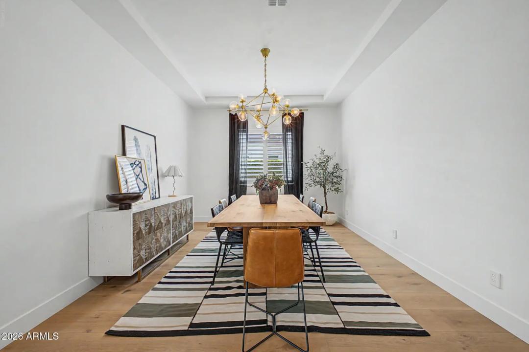 Real Estate Picture 8