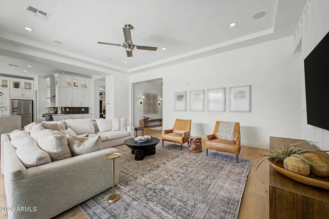 Real Estate Picture 13