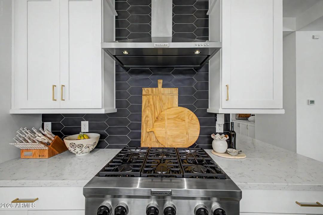 Real Estate Picture 18