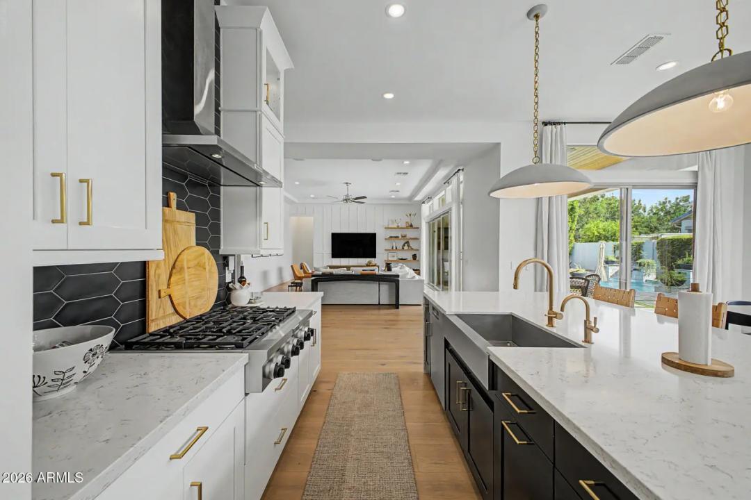 Real Estate Picture 21