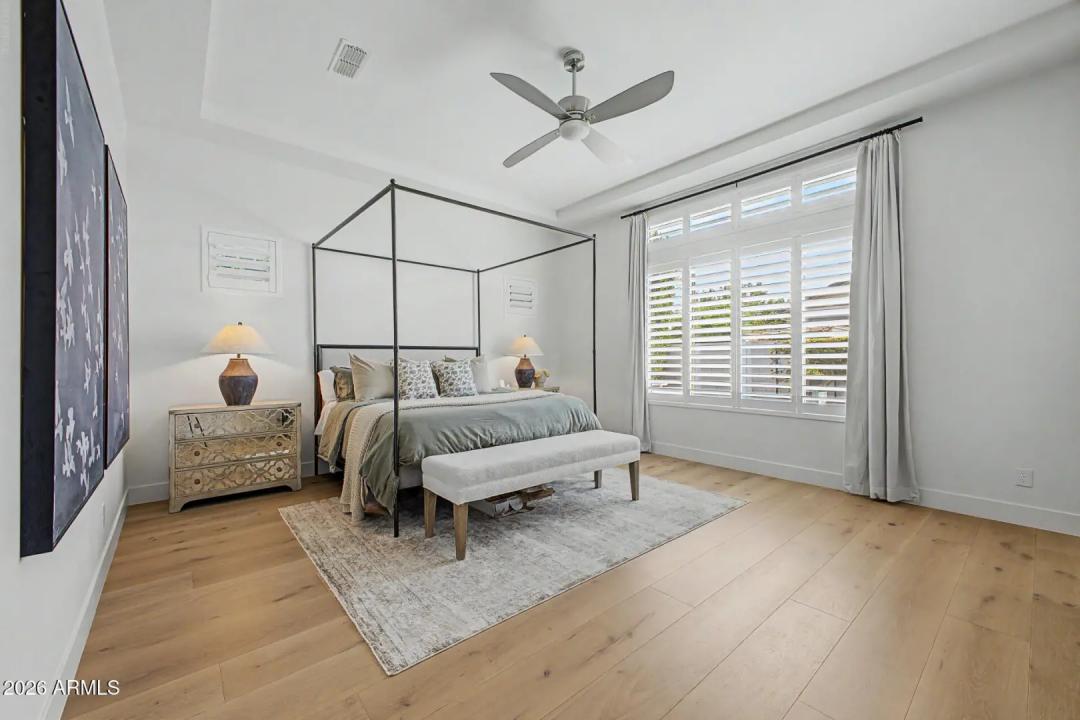 Real Estate Picture 23
