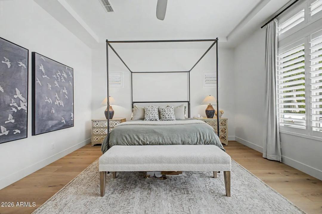 Real Estate Picture 24