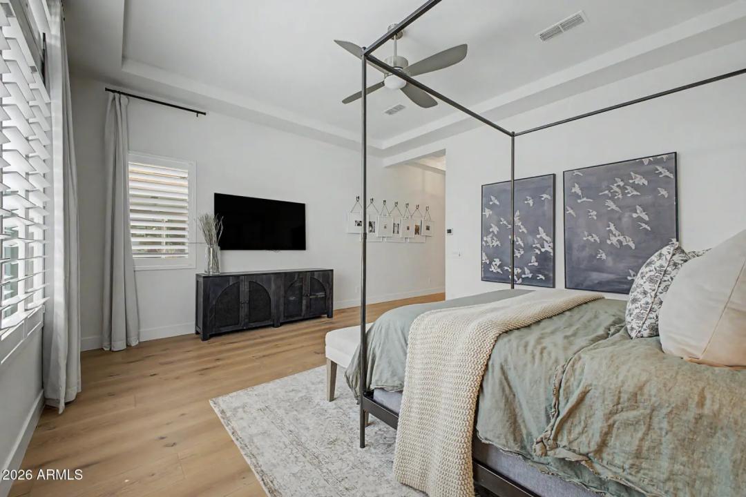 Real Estate Picture 25