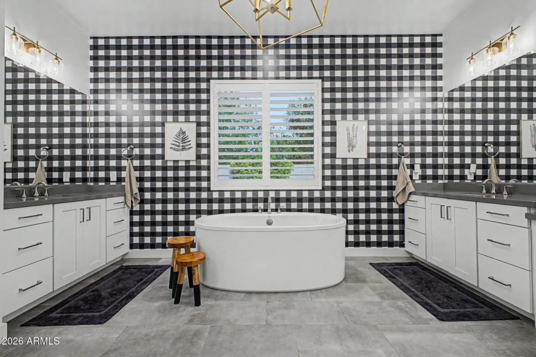 Real Estate Picture 26