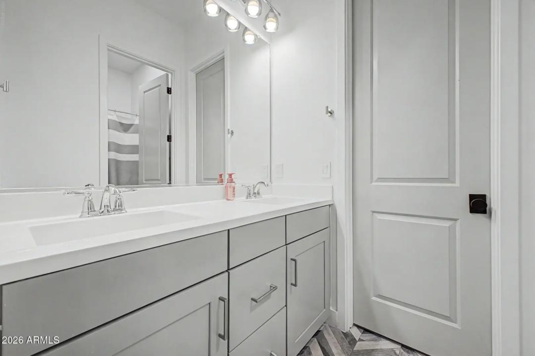 Real Estate Picture 32