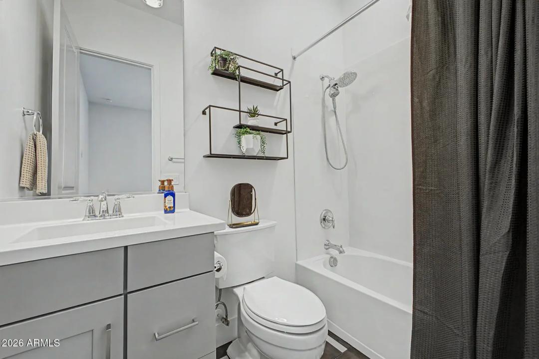 Real Estate Picture 36