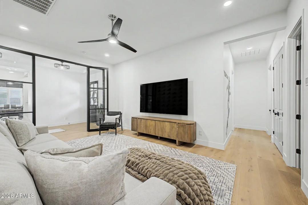 Real Estate Picture 40